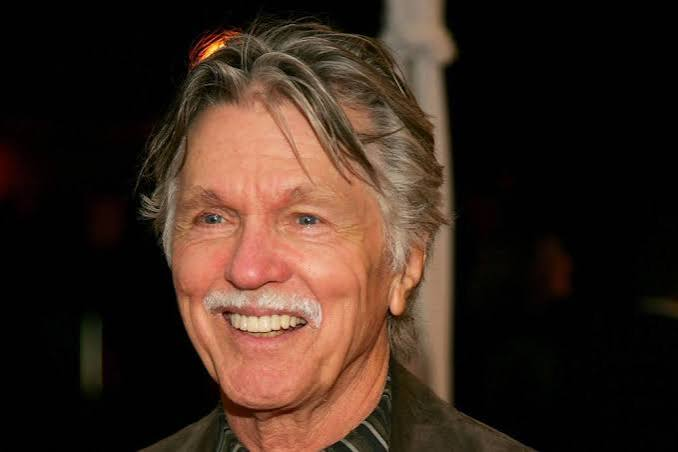 tom skerritt biography